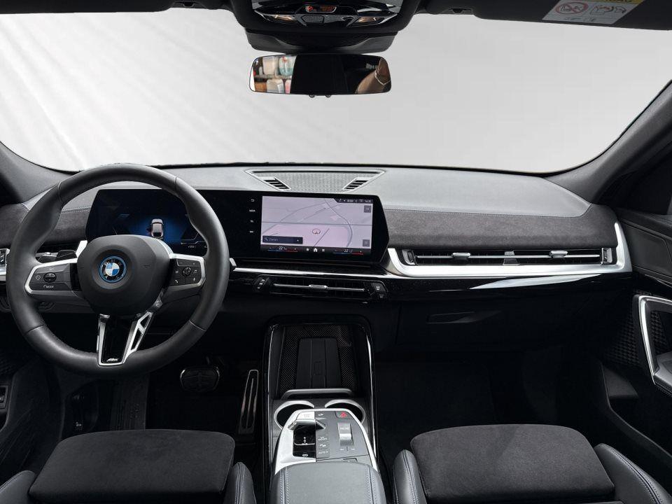 BMW iX2 xDrive30