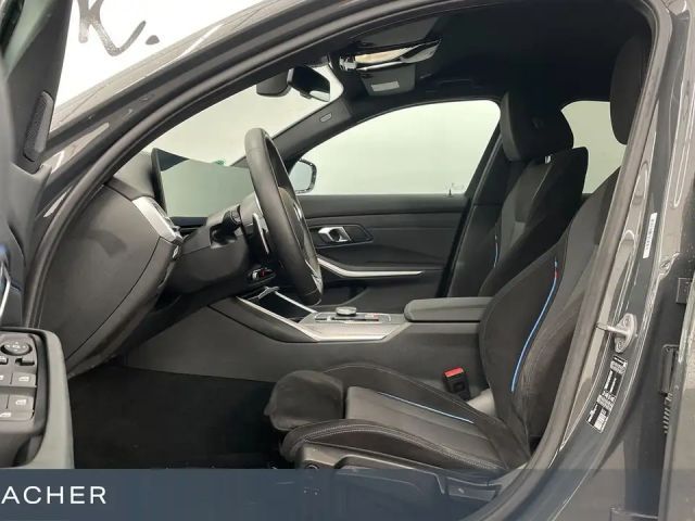 BMW 320 320i M-Sport Sedan