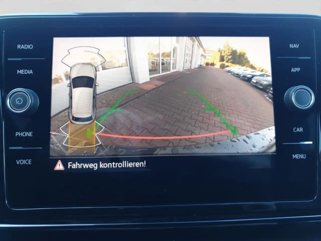 Volkswagen T-Roc 1.5 eTSI DSG R-Line