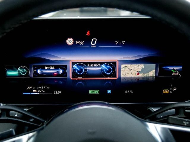 Mercedes-Benz EQE 300 Sedan