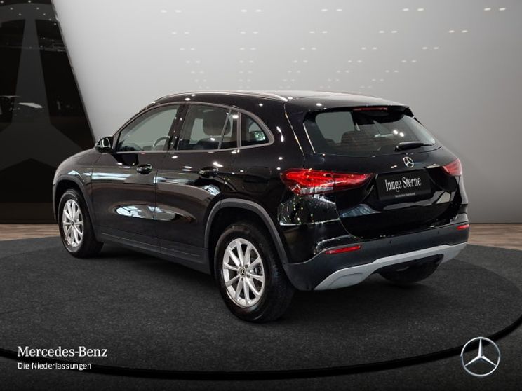 Mercedes-Benz GLA 180 GLA 180