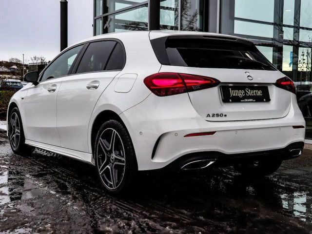 Mercedes-Benz A 250 A 250 e AMG Line