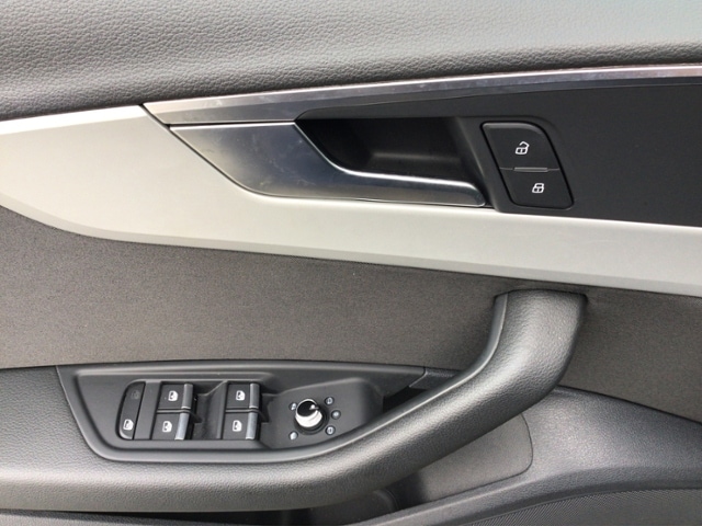 Audi A4 30 TDI Avant S-Tronic