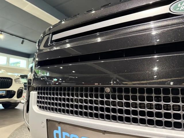 Land Rover Defender 110 Black Pack