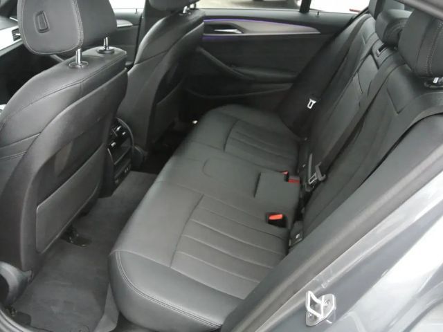 BMW 530 530e M-Sport Sedan xDrive