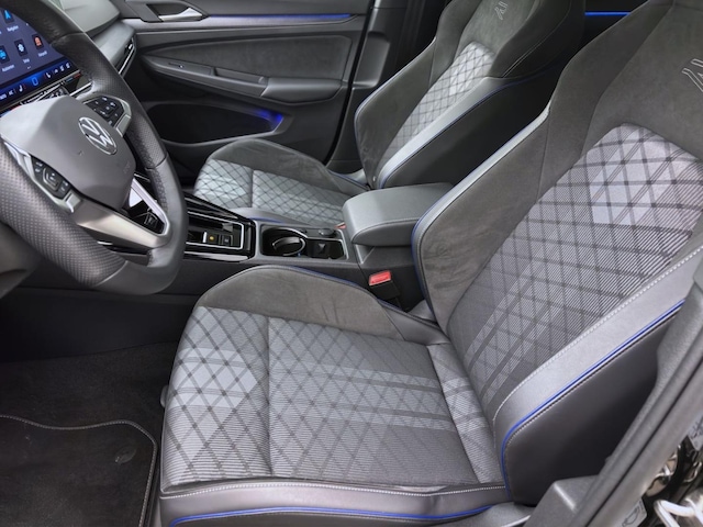 Volkswagen Golf 1.5 eTSI DSG R-Line