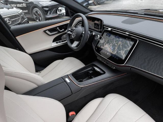 Mercedes-Benz E 200 Sedan