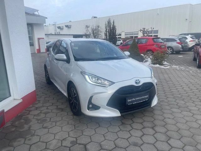 Toyota Yaris Hatchback Hybride Team D