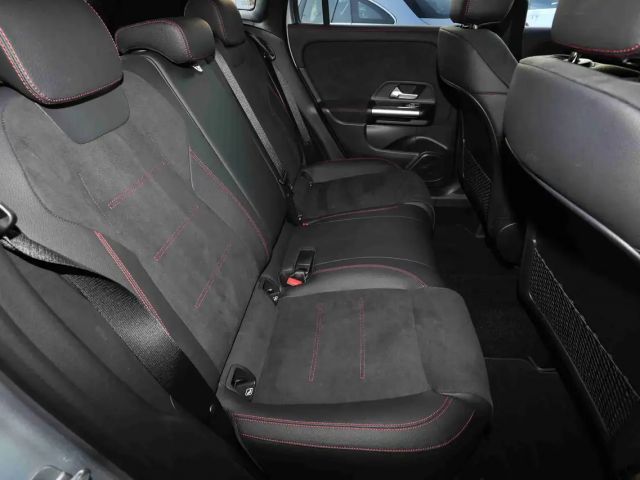 Mercedes-Benz GLA 180 AMG Line