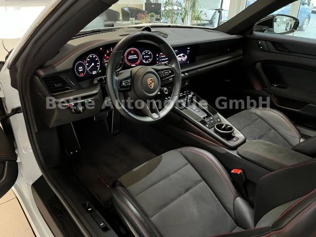 Porsche 992 Black Edition Carrera GTS