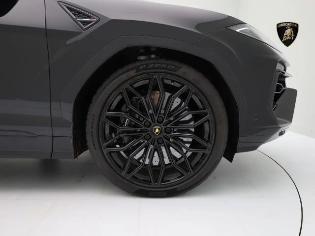 Lamborghini Urus SE MY25 I 23" I AHK I B&O I PANO