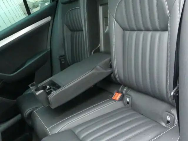 Skoda Superb *Memory Sitz*Vollleder*Panoramadach*AHK*