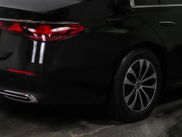 Mercedes-Benz E 220 AVANTGARDE E 220 d Sedan