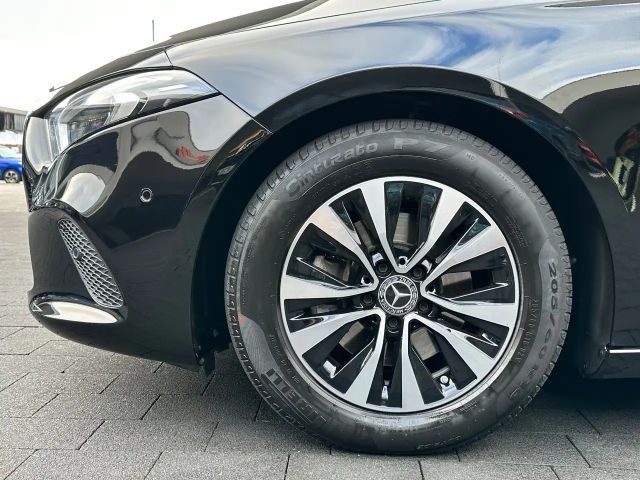 Mercedes-Benz A 180 A 180 d Style