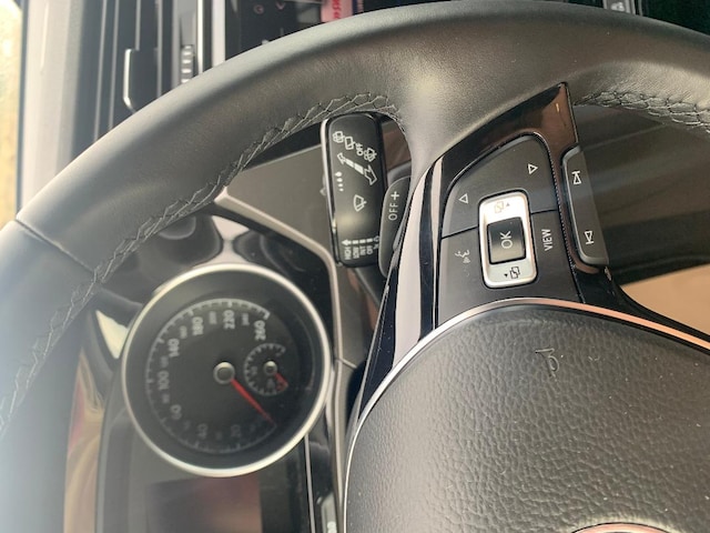 Volkswagen Touran 1.5 TSI DSG R-Line