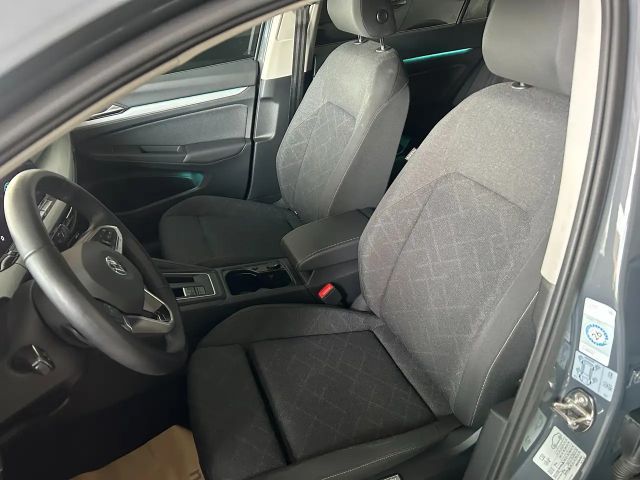 Volkswagen Golf Life Variant