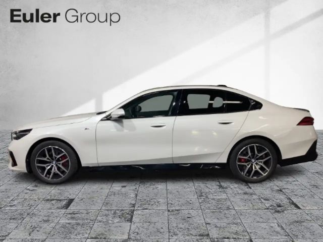 BMW 520 520i M-Sport Sedan