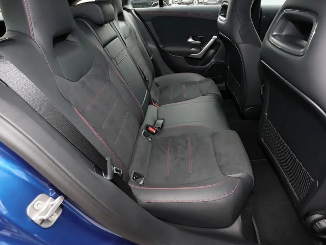 Mercedes-Benz CLA 200 AMG Line