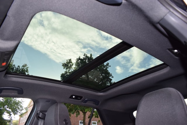 Volkswagen T-Roc 1.5 TSI DSG R-Line