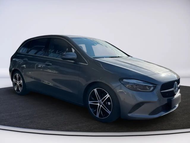 Mercedes-Benz B 180 Sedan