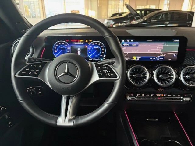 Mercedes-Benz EQB 300 4MATIC Progressive
