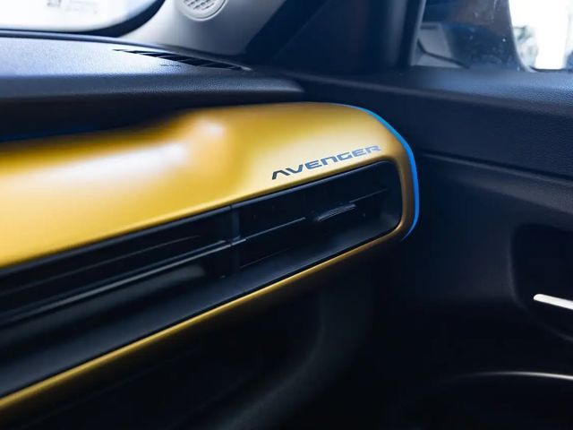 Jeep Avenger Full-Electric Summit