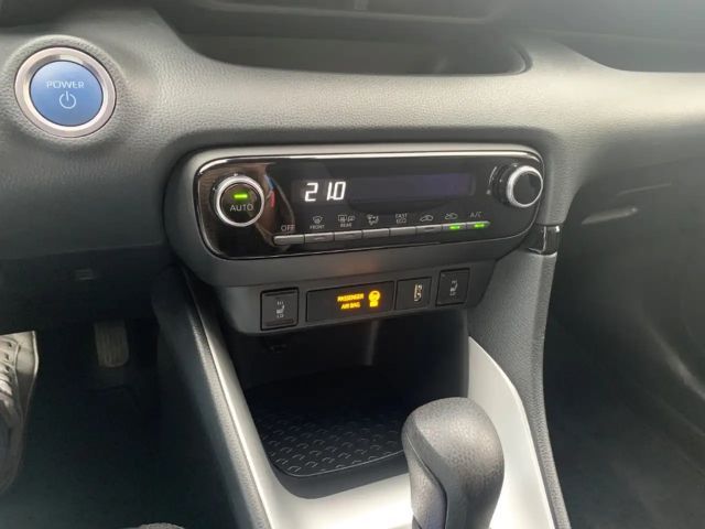 Toyota Yaris Hatchback Team D