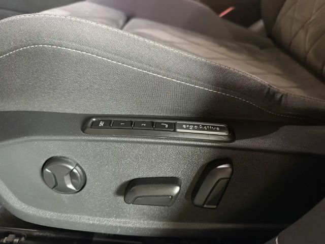 Volkswagen Golf DSG Style Variant