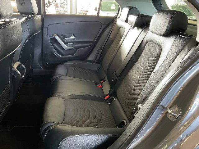 Mercedes-Benz A 180 Hatchback Progressive