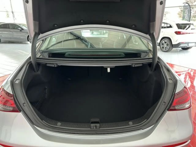 Mercedes-Benz E 200 EXCLUSIVE Sedan