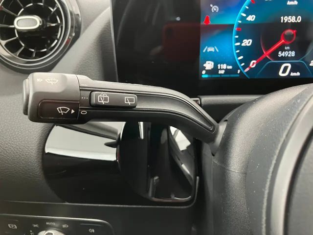 Mercedes-Benz B 180 B 180 d Sedan