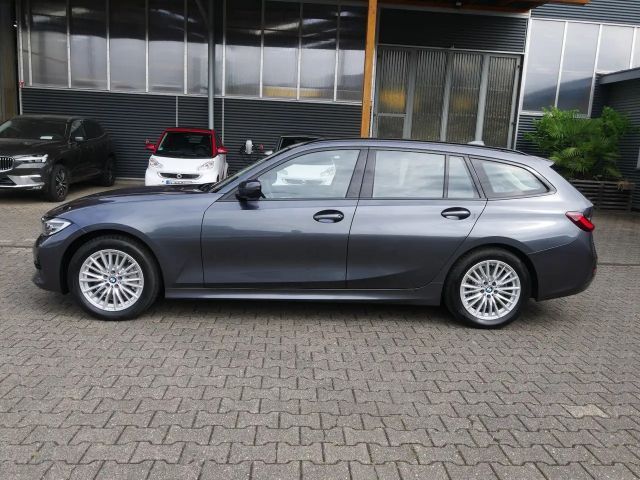 BMW 330 330i Sport Line Touring xDrive
