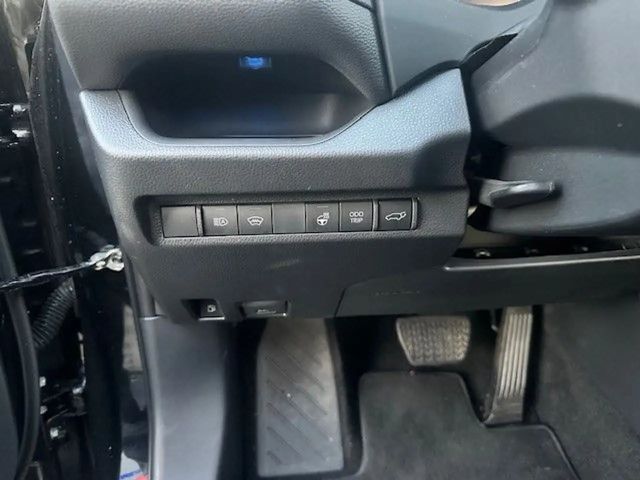 Suzuki Across AllGrip Comfort Hybrid