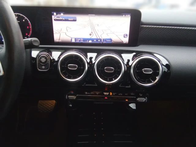 Mercedes-Benz A 180 A 180 d Progressive