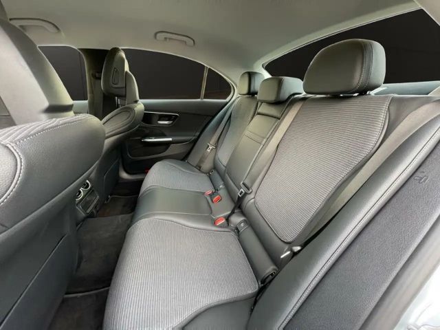 Mercedes-Benz C 180 Sedan