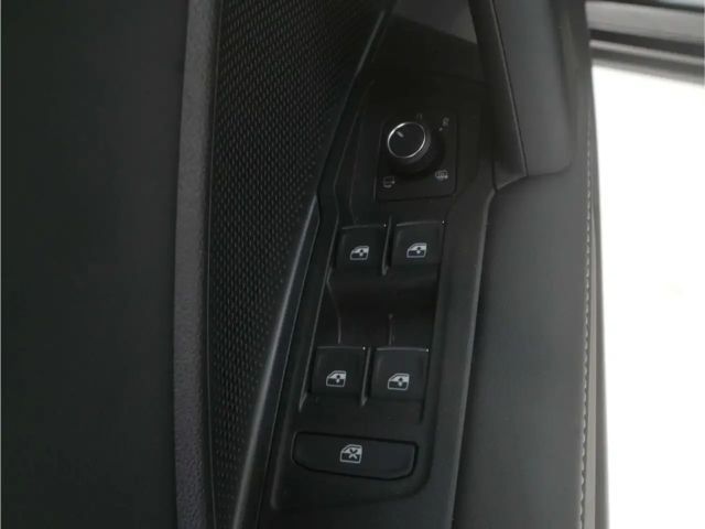 Volkswagen Tiguan 2.0 TDI DSG R-Line Style