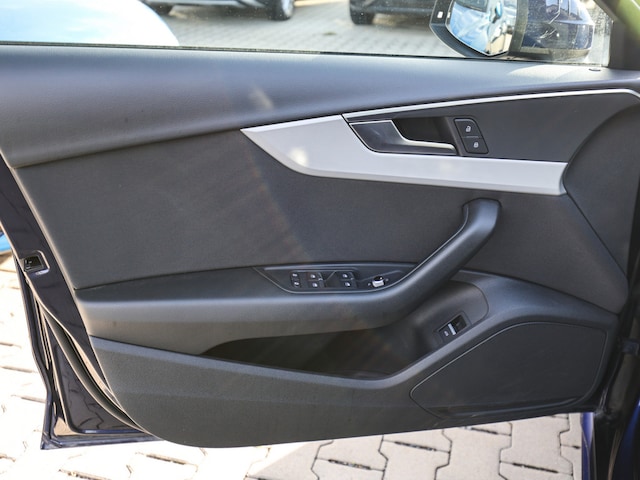 Audi A4 40 TFSI Avant S-Tronic