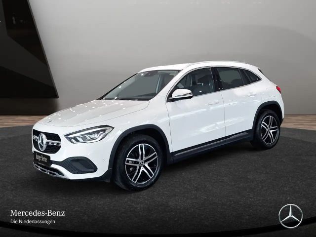 Mercedes-Benz GLA 180 Progressive