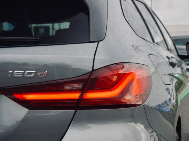 BMW 120 120d M-Sport Sedan xDrive