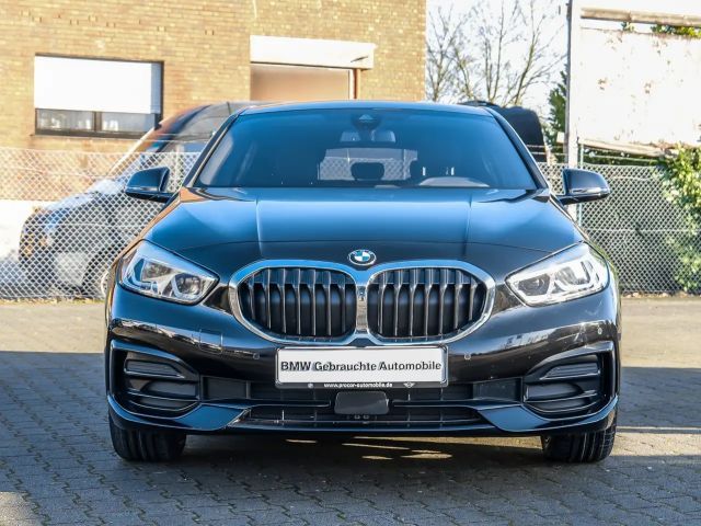 BMW 118 118i Sedan Sport Line