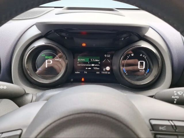 Toyota Yaris Tokyo Pop-Out 1.5 HUD Navi Soundsystem JBL LED App