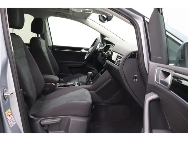 Volkswagen Touran 1.5 TSI DSG R-Line