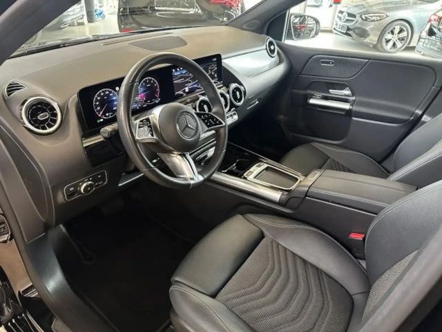 Mercedes-Benz B 200 Progressive Sedan