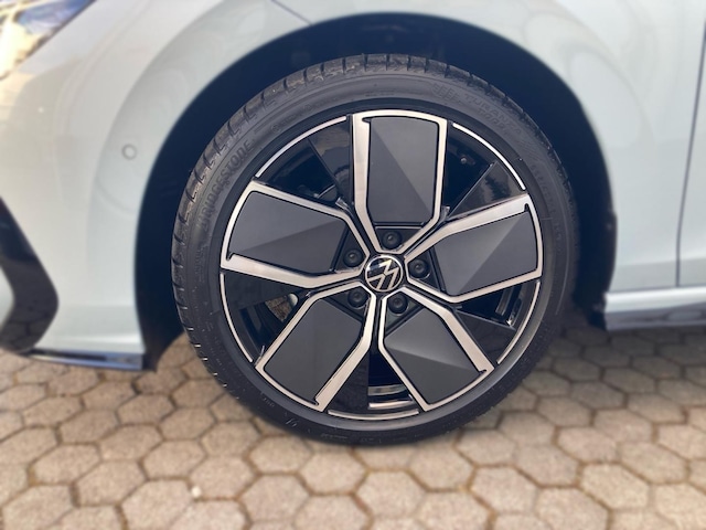 Volkswagen Golf 1.5 eTSI DSG