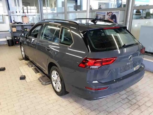 Volkswagen Golf Life Variant