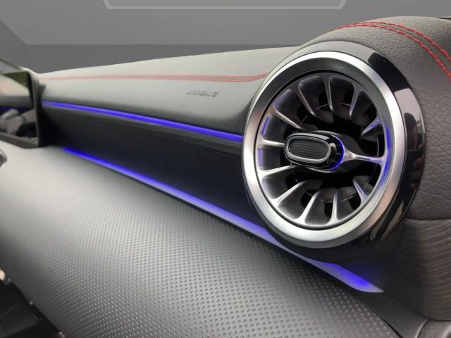 Mercedes-Benz CLA 180 AMG Line Coupé