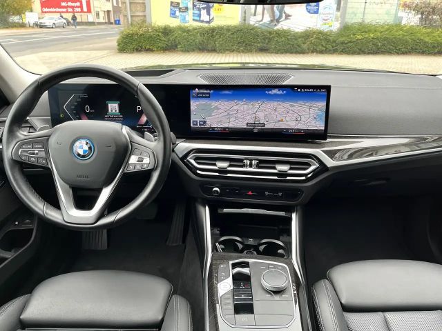 BMW 330 330e Touring xDrive