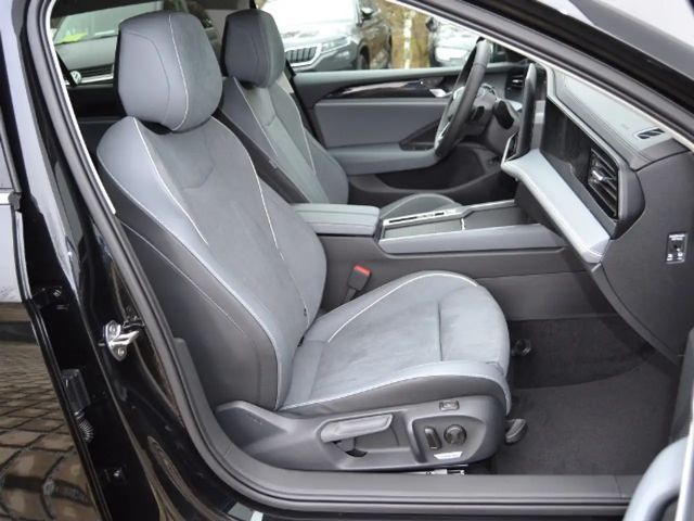 Volkswagen Passat 1.5 eTSI Business DSG Variant