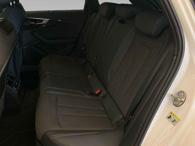 Audi A4 45 TFSI Avant Quattro S-Tronic