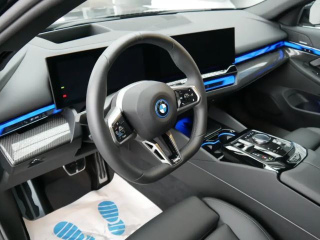 BMW i5 Sedan